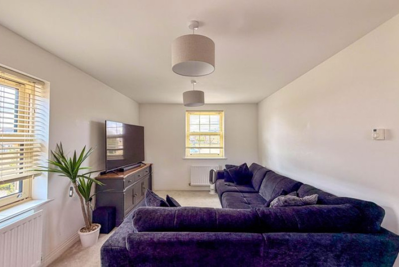Central Avenue, Brampton, PE2812