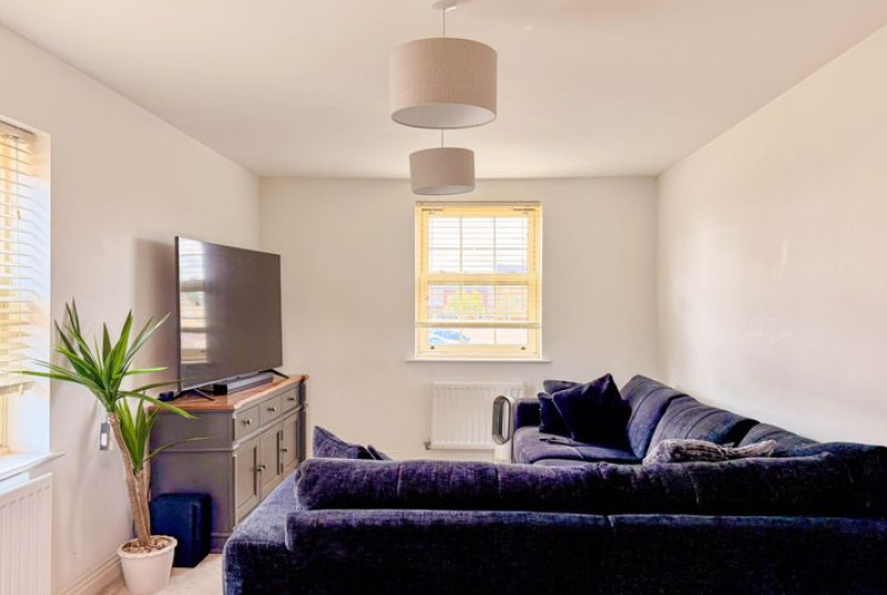Central Avenue, Brampton, PE2814