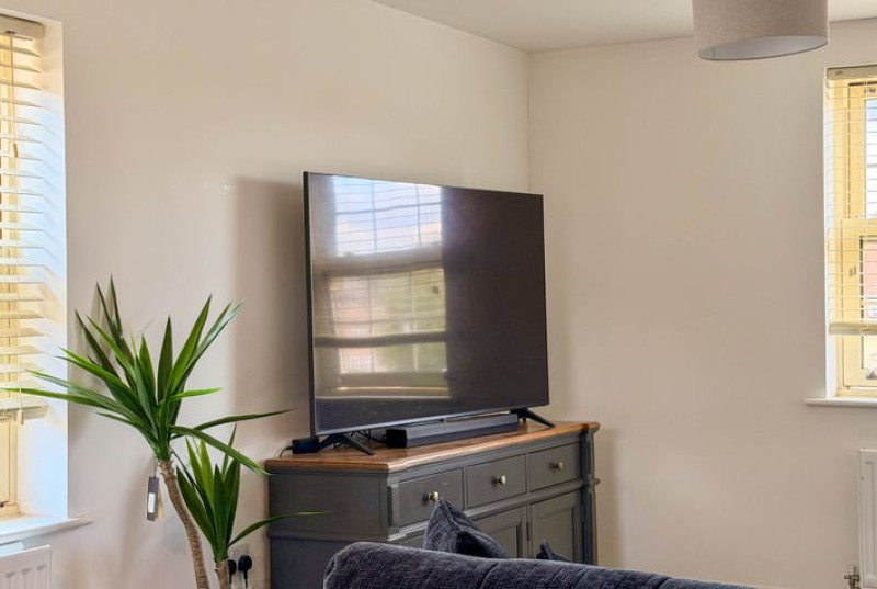 Central Avenue, Brampton, PE2815