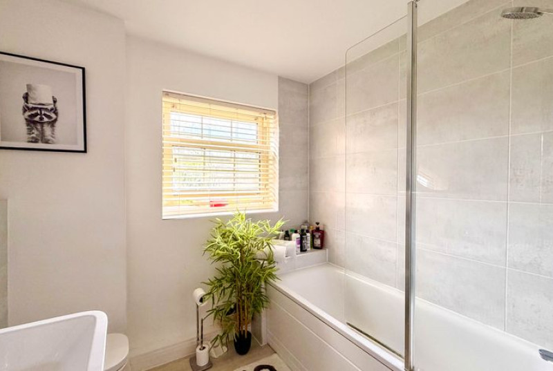 Central Avenue, Brampton, PE2826