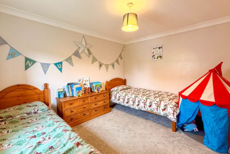Helens Close, Ramsey, PE2628