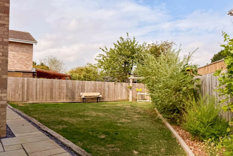 Helens Close, Ramsey, PE2641
