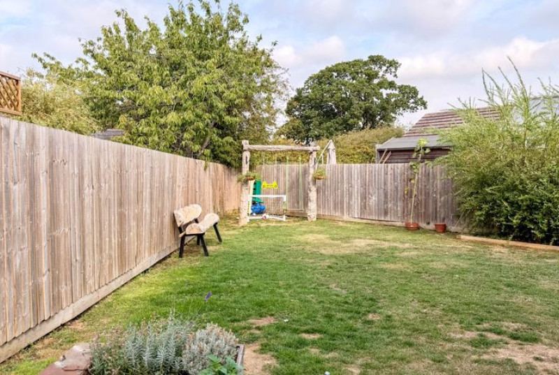 Helens Close, Ramsey, PE2643