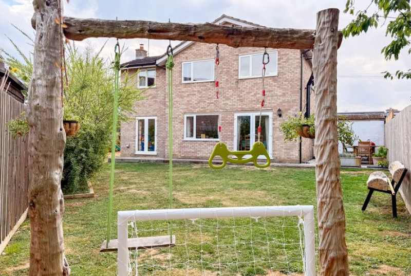 Helens Close, Ramsey, PE2644