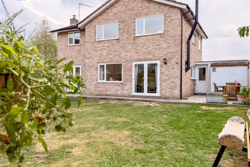 Helens Close, Ramsey, PE2645