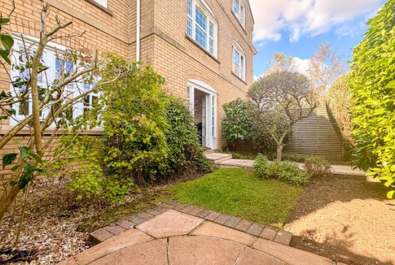 Chestnut Grove, Great Stukeley, PE2833