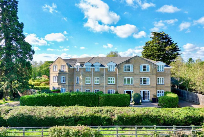 Chestnut Grove, Great Stukeley, PE2855