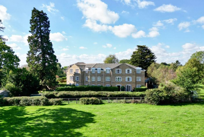 Chestnut Grove, Great Stukeley, PE2856