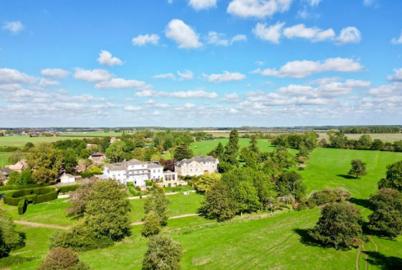 Chestnut Grove, Great Stukeley, PE2864