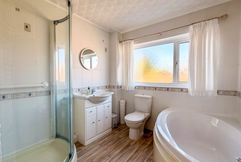 Greenfields, Earith, PE2827