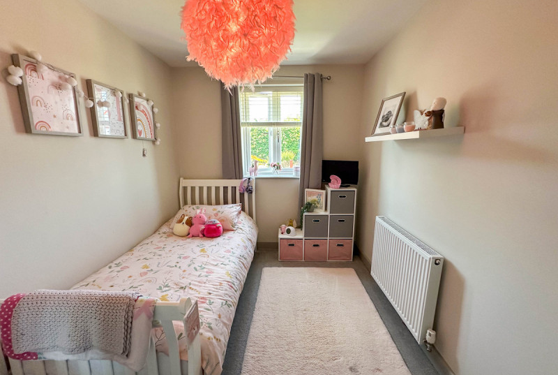 Fieldside, Coates32