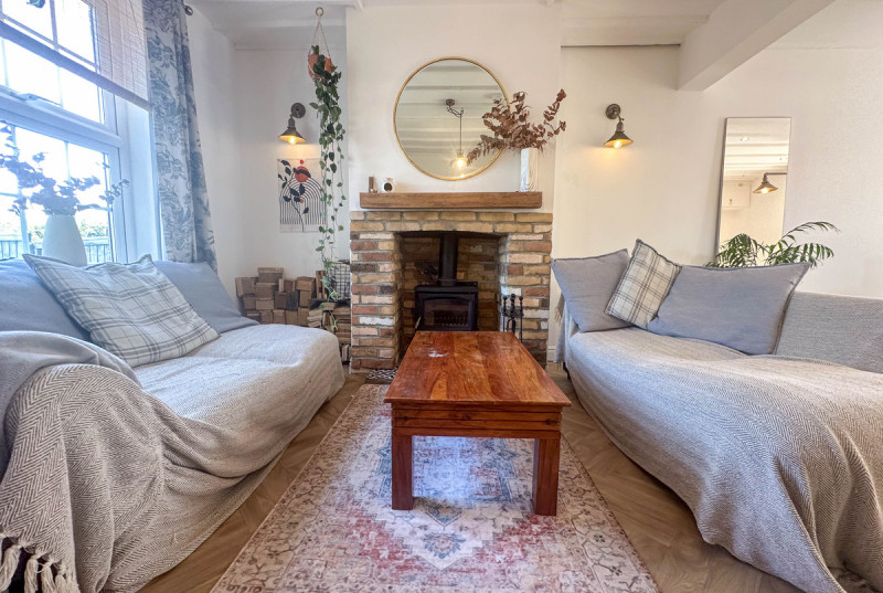 Windfarm View Cottage, Herne Road, Ramsey St Marys11