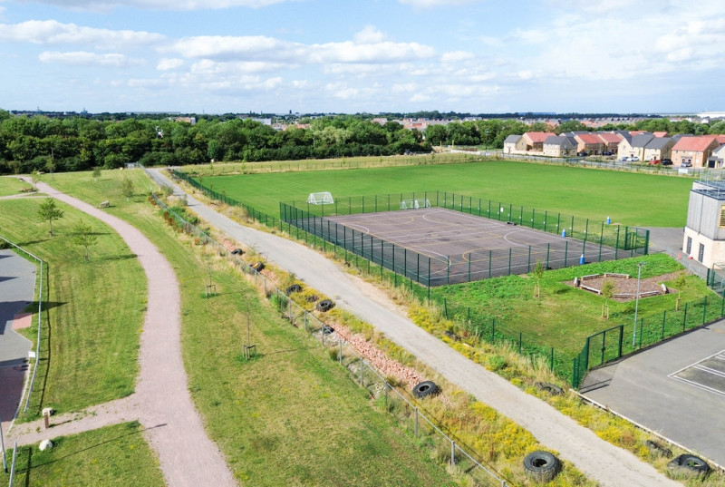 Broadstone Drive, Hampton Water