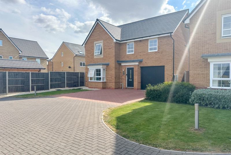 Broadstone Drive, Hampton Water6