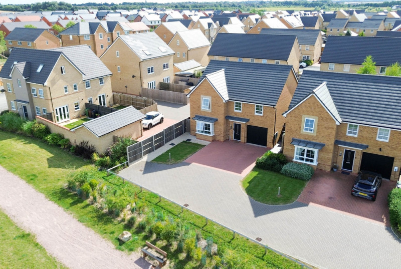 Broadstone Drive, Hampton Water9