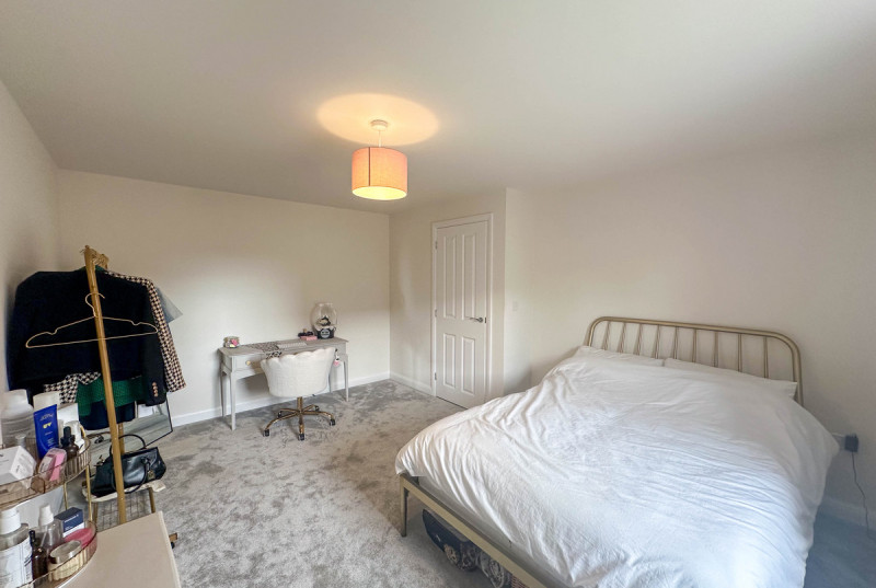 Broadstone Drive, Hampton Water28