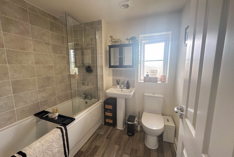 Broadstone Drive, Hampton Water29