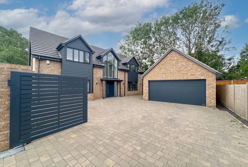 Highfields Road, Highfields Caldecote6
