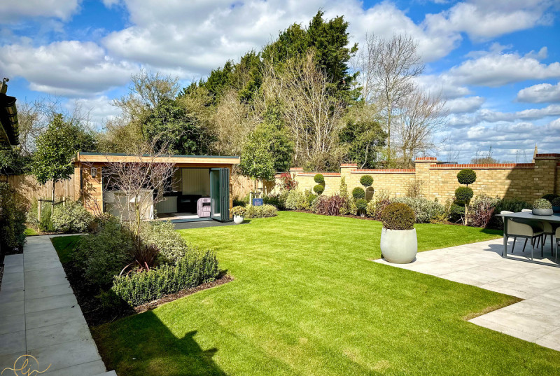 Hayfield Lodge, New Road, Over39
