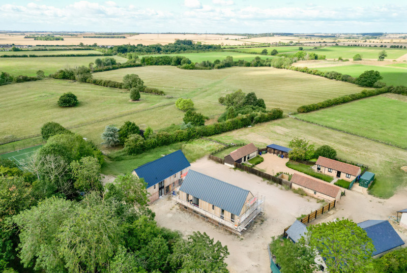 Thorns Farm Barn, Hamerton Road, Alconbury Weston27