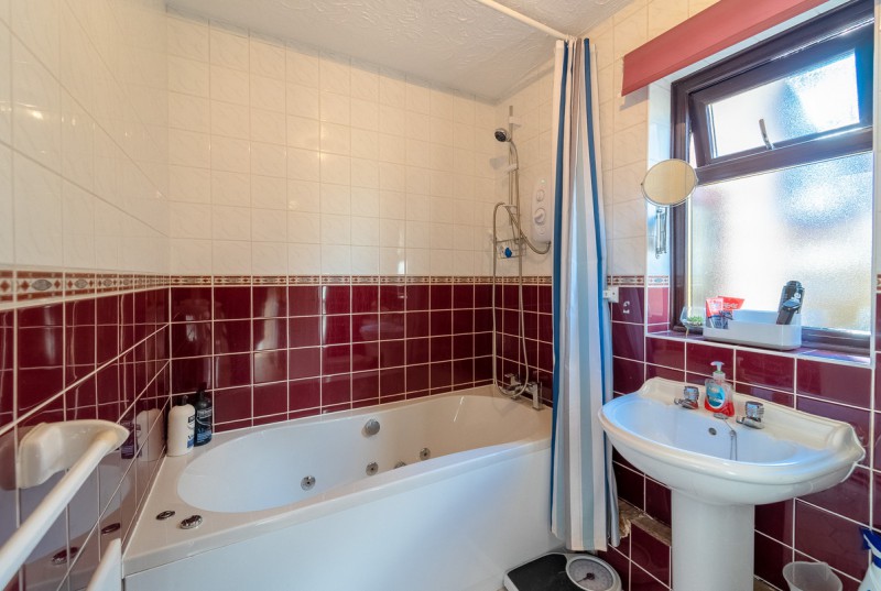 Uggmere Court Road, Ramsey Heights10