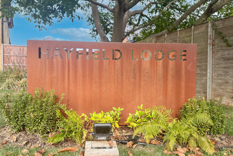 Hayfield Lodge - New Road, Over3