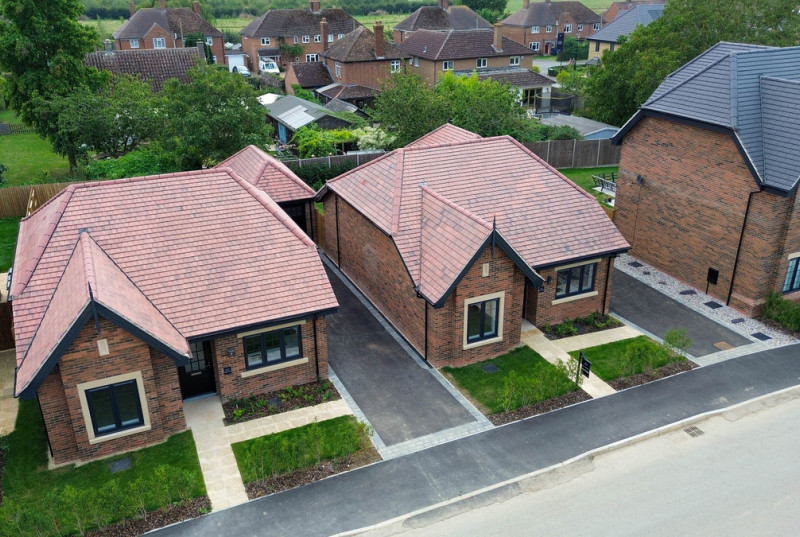 Hayfield Lodge - New Road, Over7