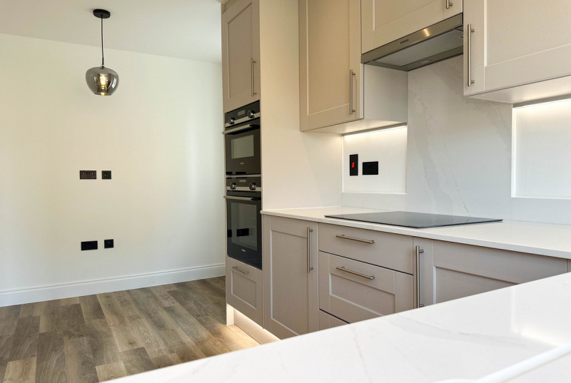 Hayfield Lodge - New Road, Over15