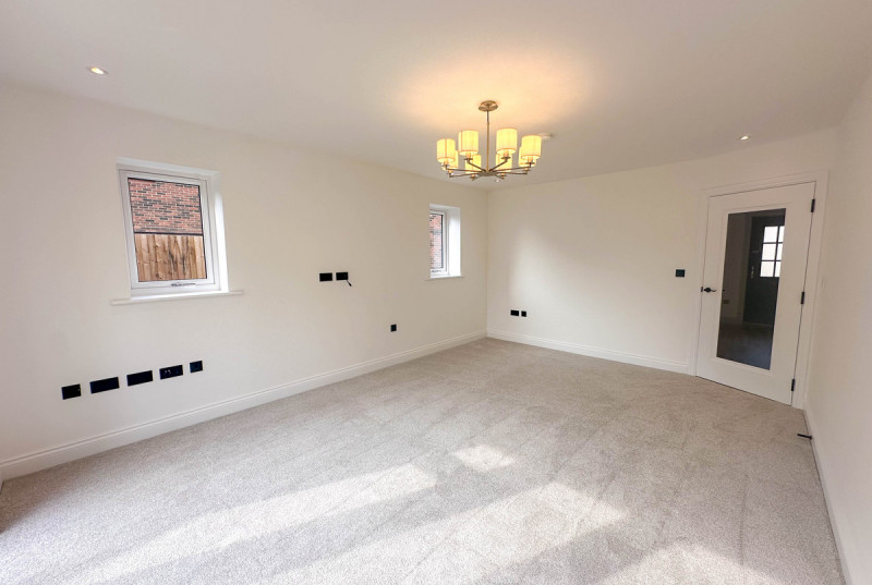 Hayfield Lodge - New Road, Over20