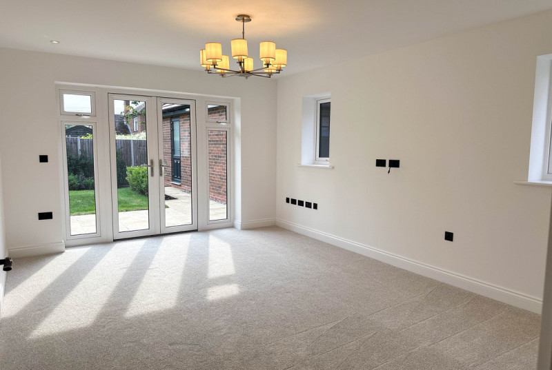 Hayfield Lodge - New Road, Over21