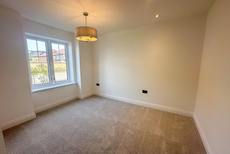 Hayfield Lodge - New Road, Over28