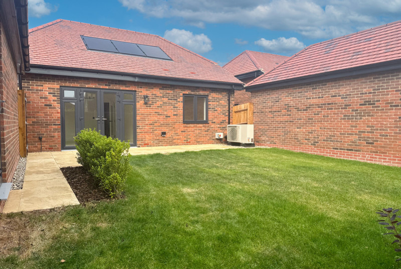 Hayfield Lodge - New Road, Over32