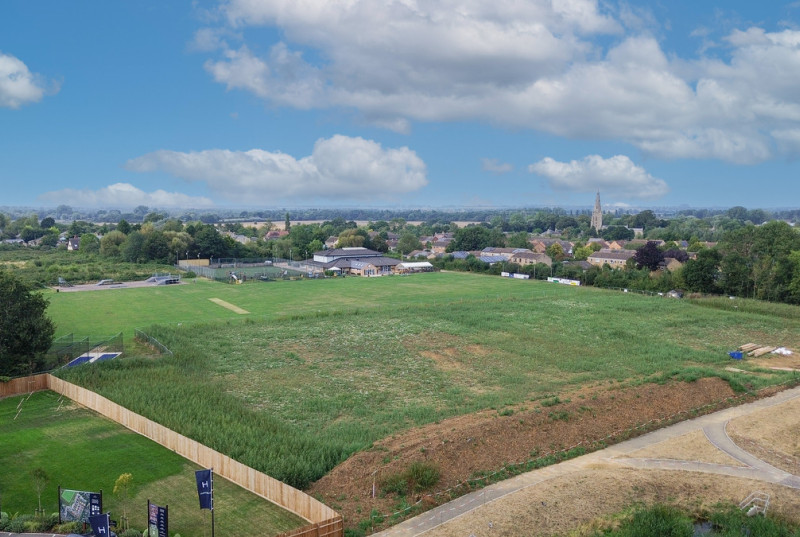 Hayfield Lodge - New Road, Over35