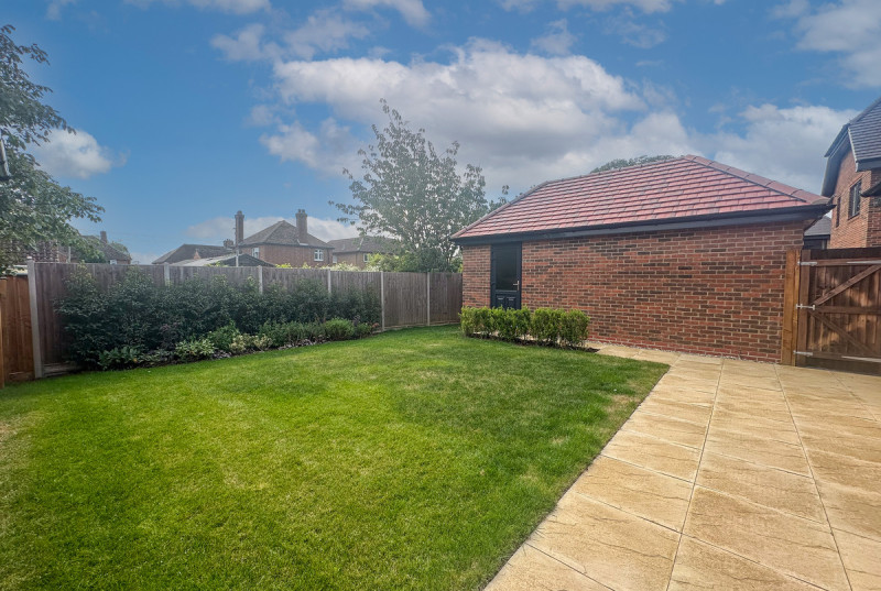 Hayfield Lodge - New Road, Over37