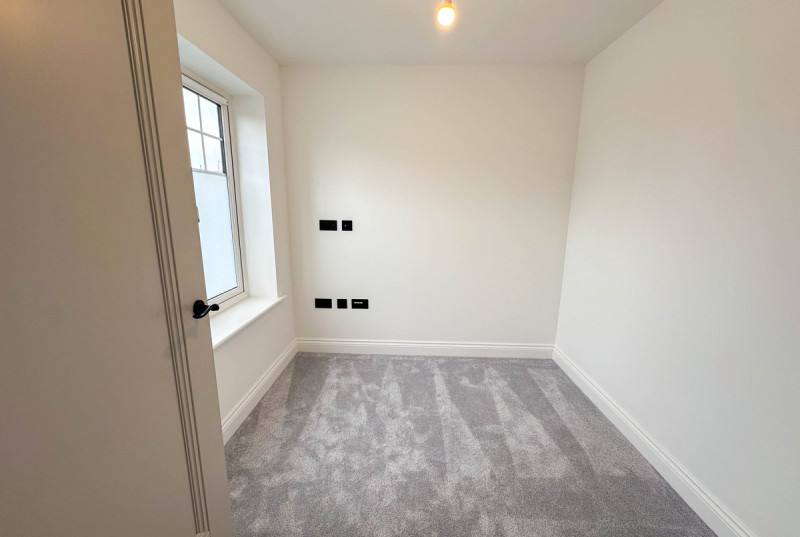 Hayfield Lodge, New Road, Over8