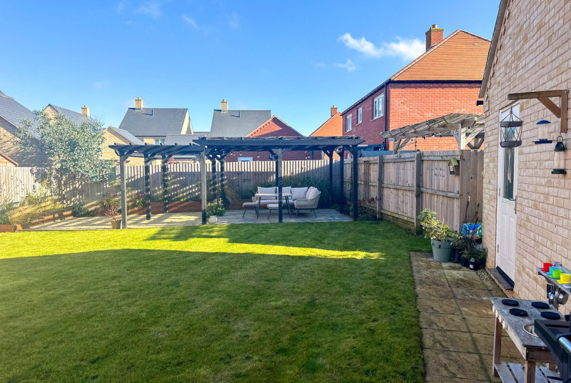 Hallowes Drive, Alconbury Weald40