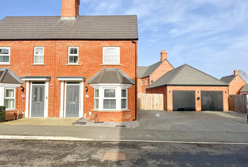 De Havilland Gardens, Bury6