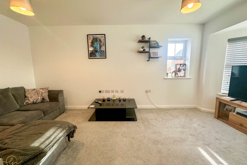 De Havilland Gardens, Bury8