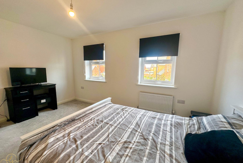 De Havilland Gardens, Bury24