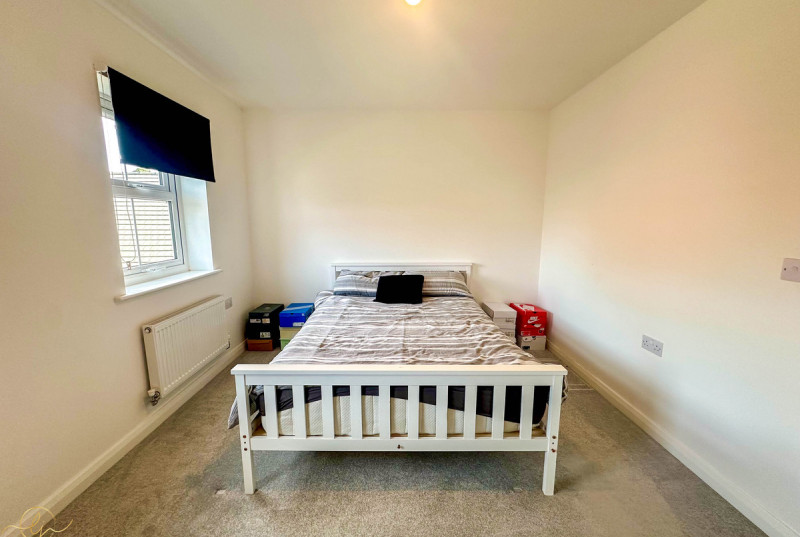 De Havilland Gardens, Bury25