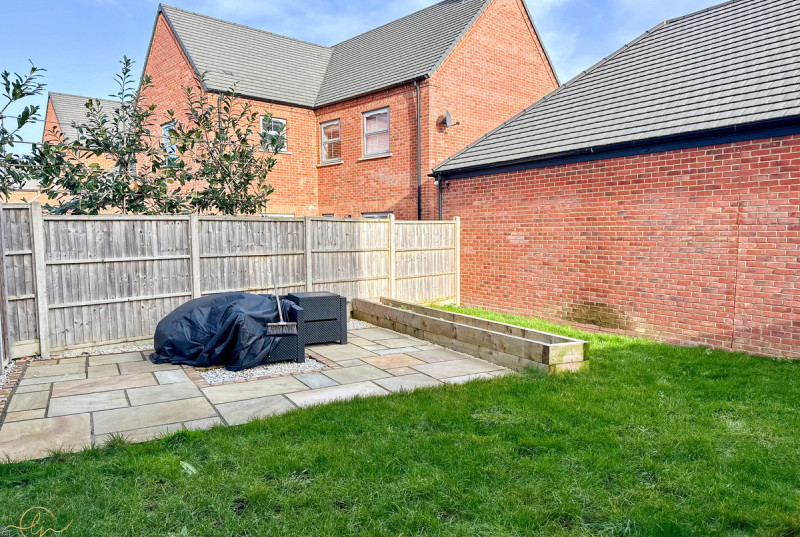 De Havilland Gardens, Bury28