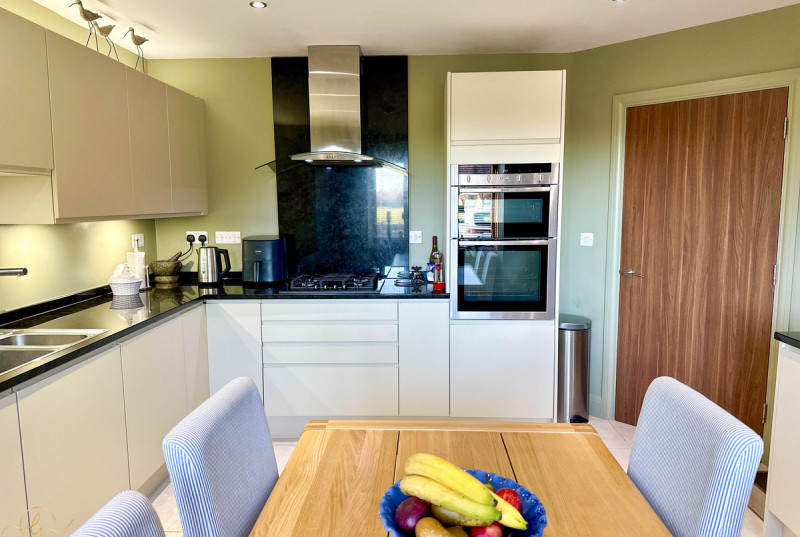 Garner Close, Brampton7