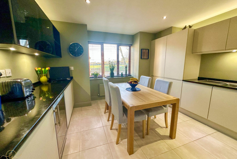 Garner Close, Brampton13