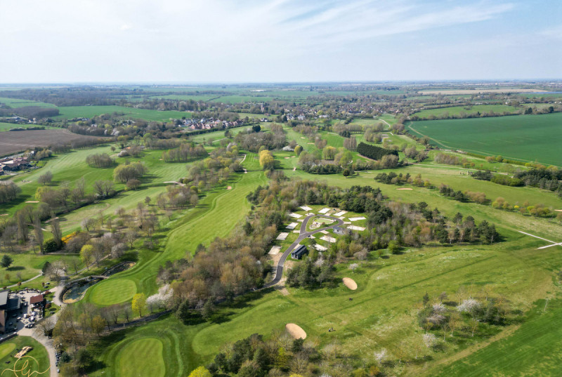 Cambridge Country Club, Bourn40