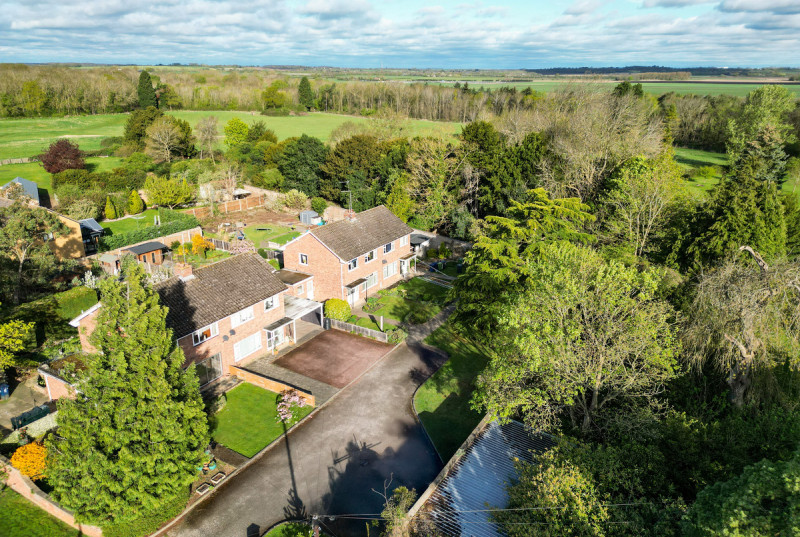 Wells Way, Holme