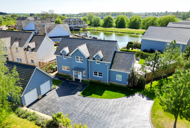 Waters Edge, Wansford1