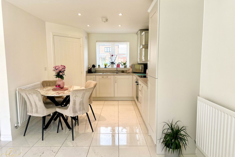 Banbury Drive, Hampton Water9