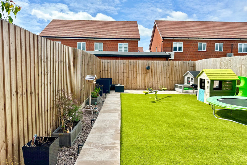 Banbury Drive, Hampton Water29