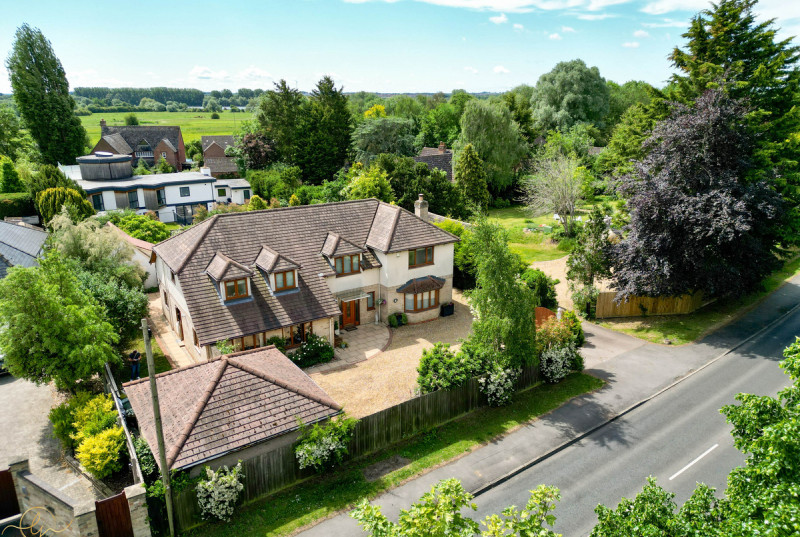 Longstaff Way, Hartford