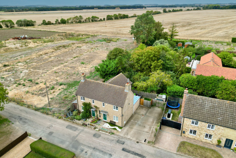Pingle Bank, Holme5